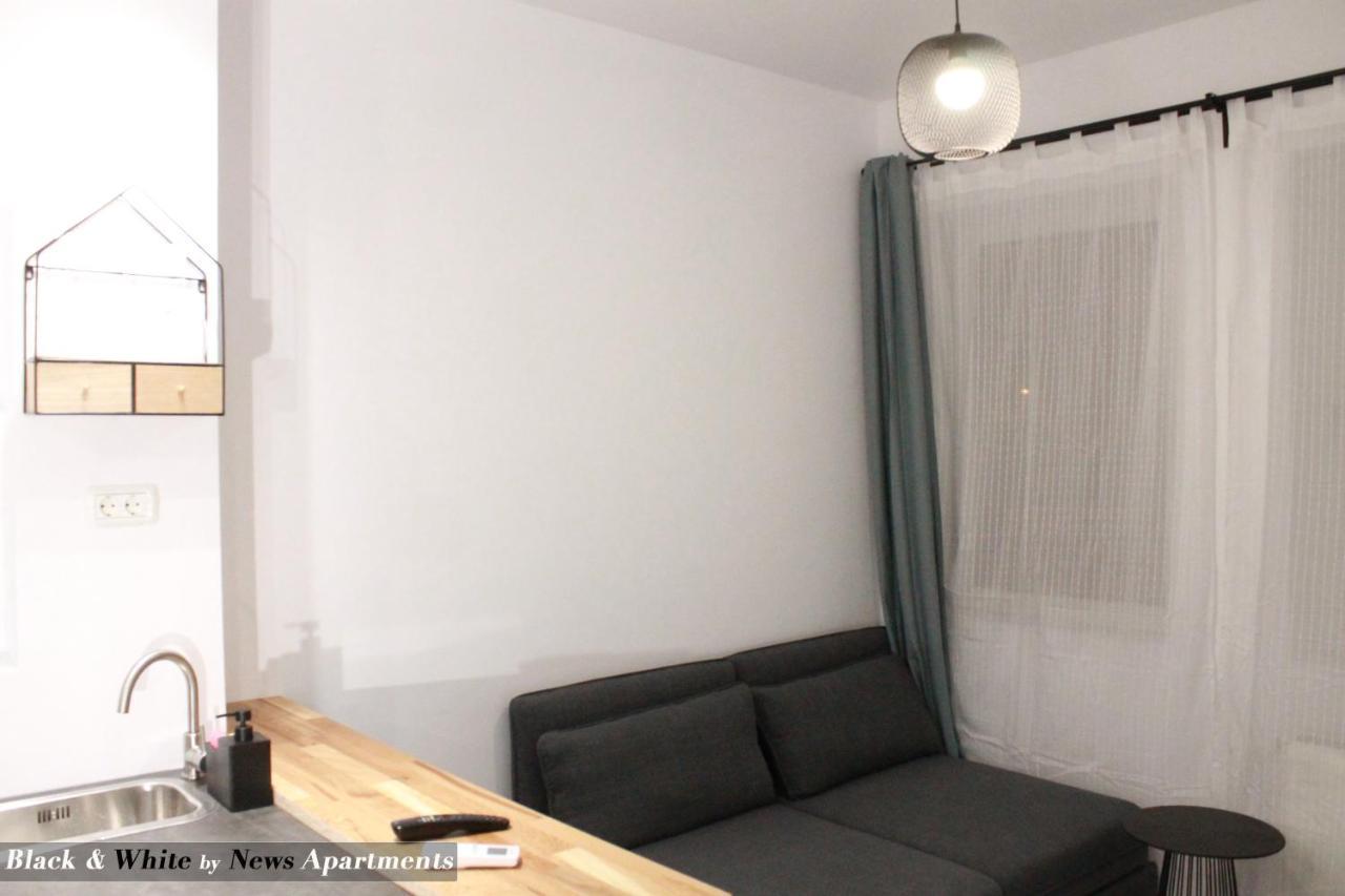 Black & White - News Apartment Bucharest Exterior photo